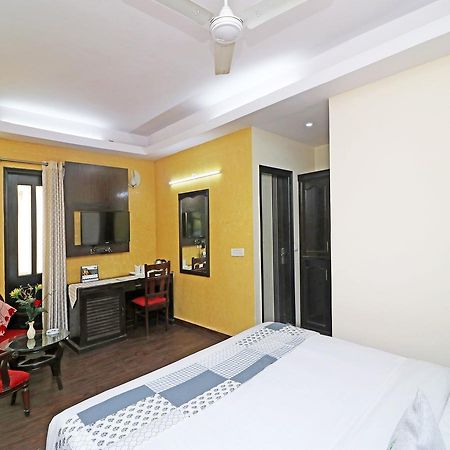 Hotel Oyo 13451 Star Corporate Avenue Nueva Delhi Exterior foto