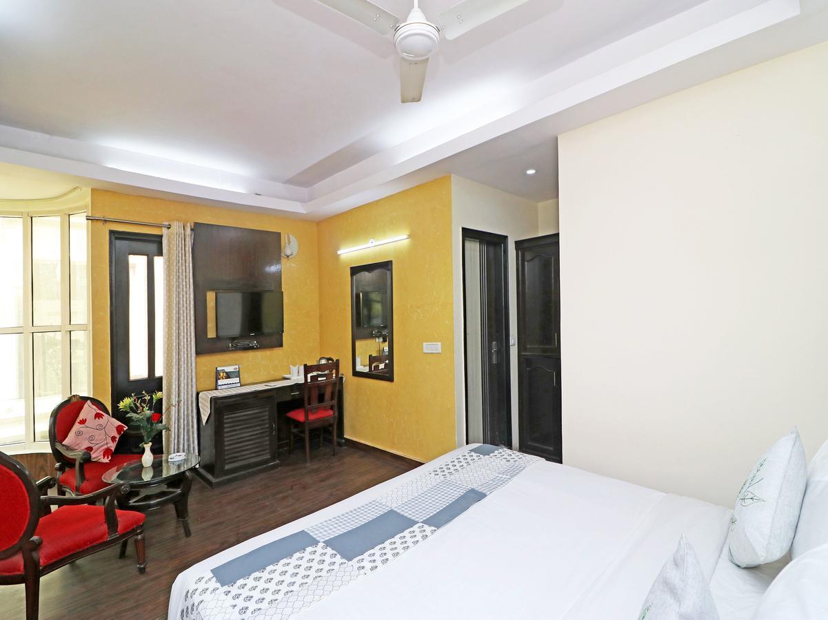 Hotel Oyo 13451 Star Corporate Avenue Nueva Delhi Exterior foto